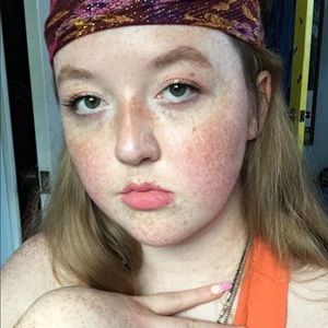 Meet your Posher, Elena